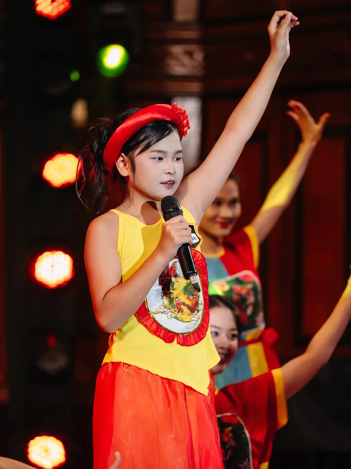 BÙI GIA LINH