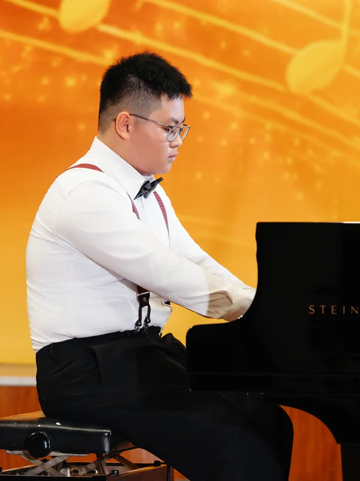 Lê Hiển Long