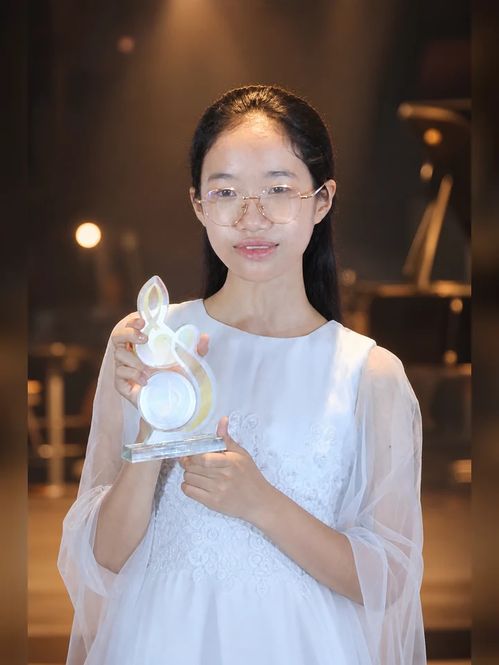 Tạ Hoàng My